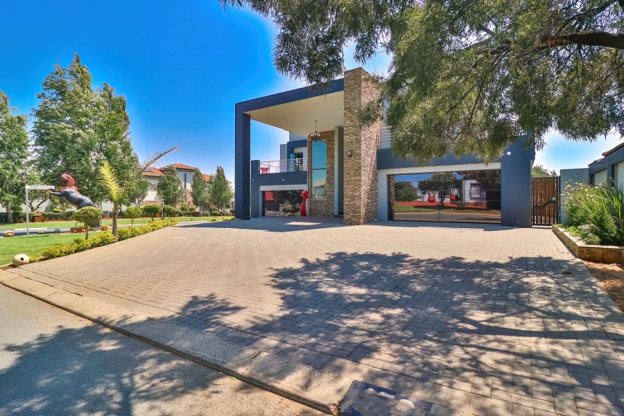 5 Bedroom Property for Sale in Helderwyk Gauteng