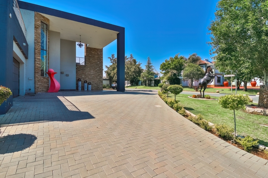 5 Bedroom Property for Sale in Helderwyk Gauteng