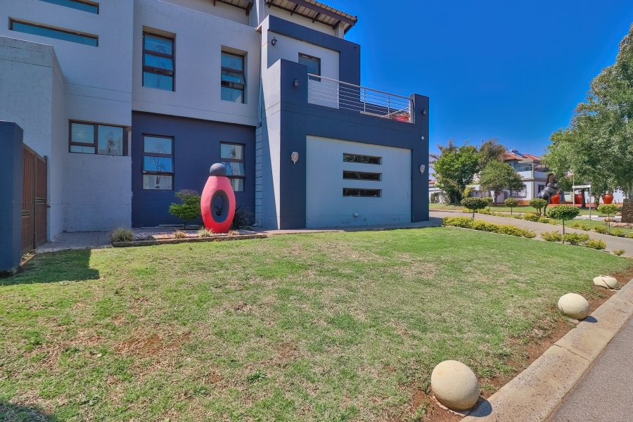 5 Bedroom Property for Sale in Helderwyk Gauteng