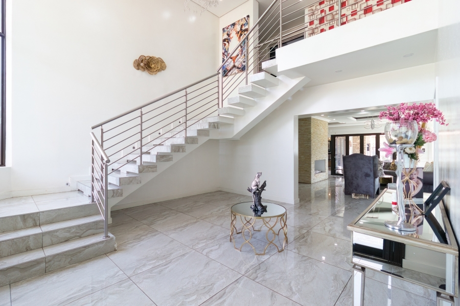 5 Bedroom Property for Sale in Helderwyk Gauteng