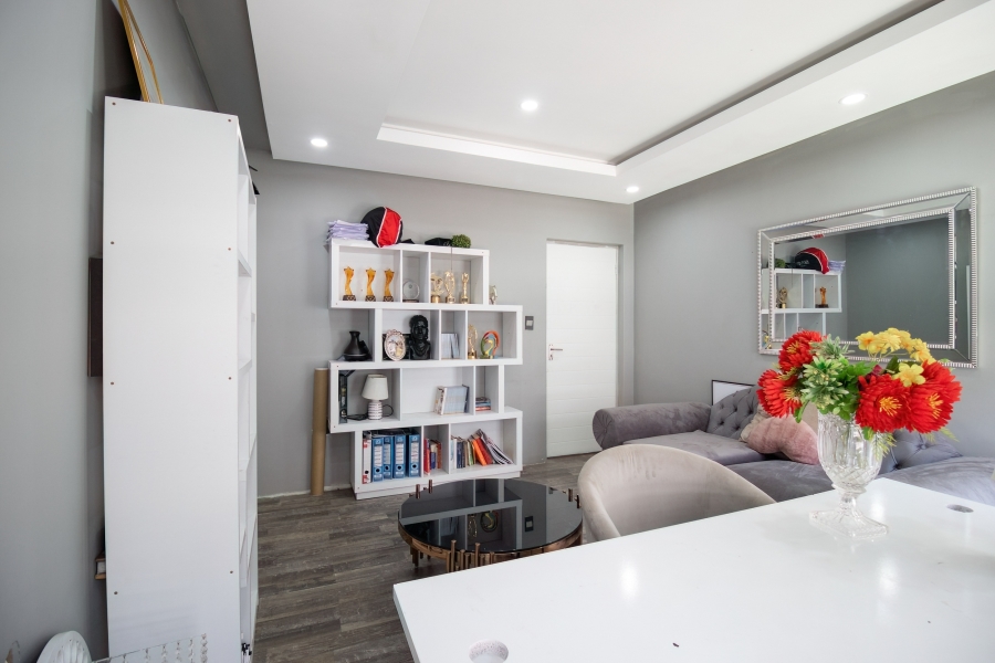 5 Bedroom Property for Sale in Helderwyk Gauteng