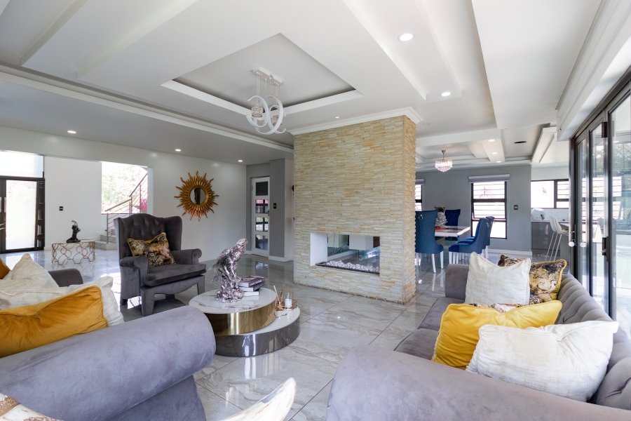 5 Bedroom Property for Sale in Helderwyk Gauteng