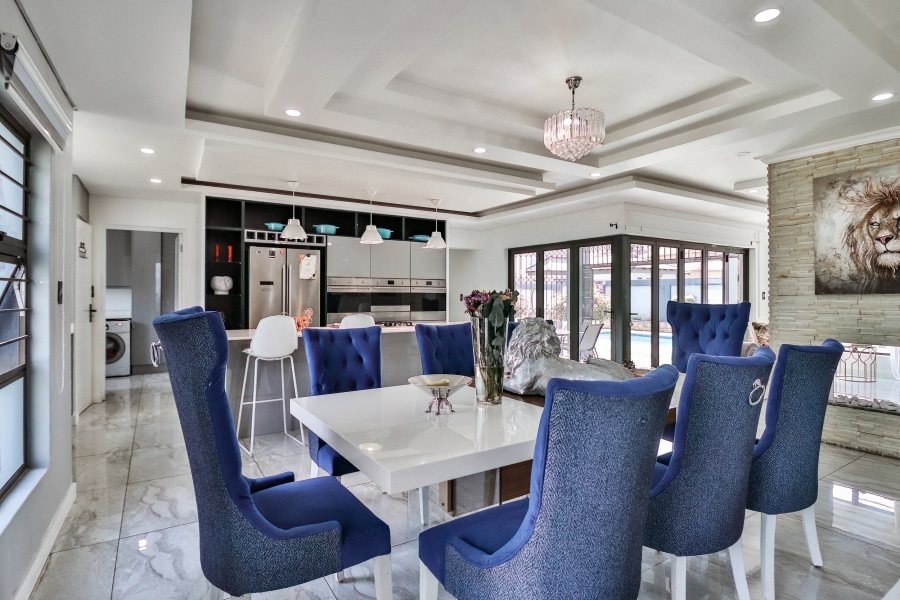 5 Bedroom Property for Sale in Helderwyk Gauteng