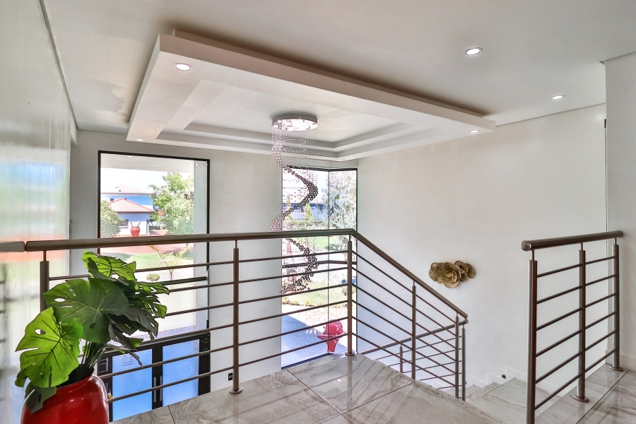 5 Bedroom Property for Sale in Helderwyk Gauteng