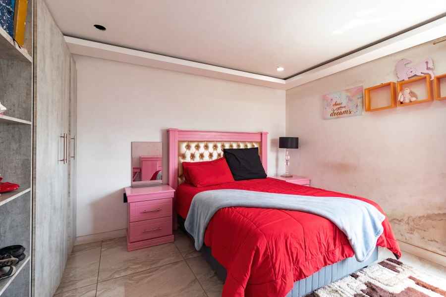 5 Bedroom Property for Sale in Helderwyk Gauteng