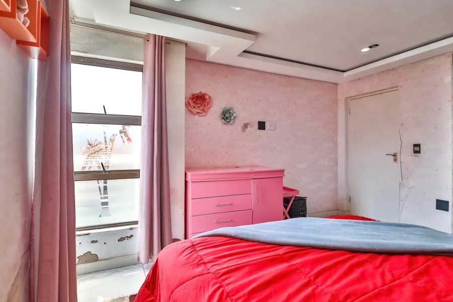 5 Bedroom Property for Sale in Helderwyk Gauteng