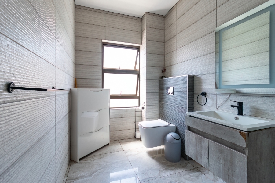 5 Bedroom Property for Sale in Helderwyk Gauteng