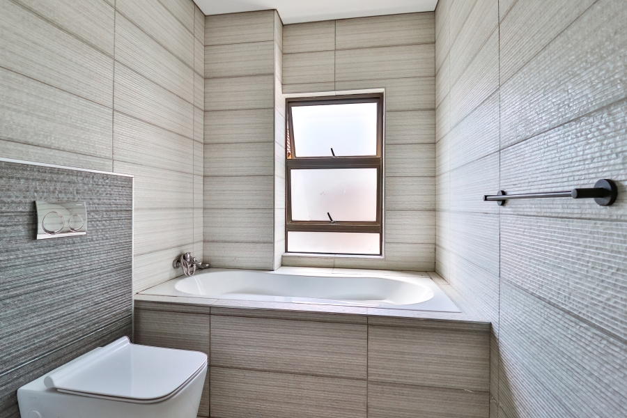 5 Bedroom Property for Sale in Helderwyk Gauteng