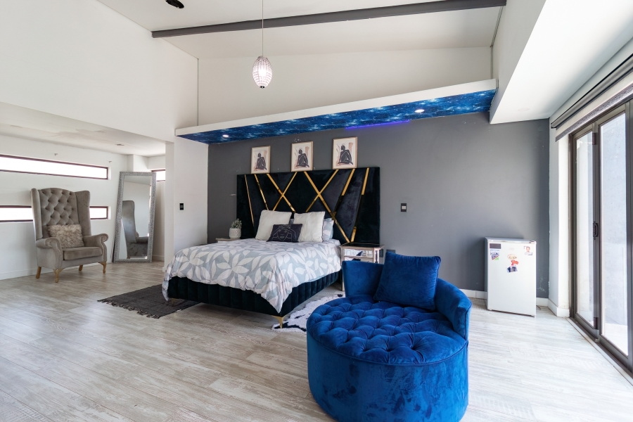 5 Bedroom Property for Sale in Helderwyk Gauteng