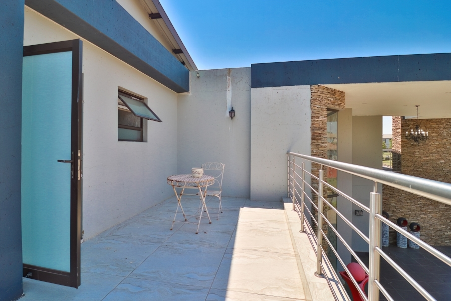 5 Bedroom Property for Sale in Helderwyk Gauteng