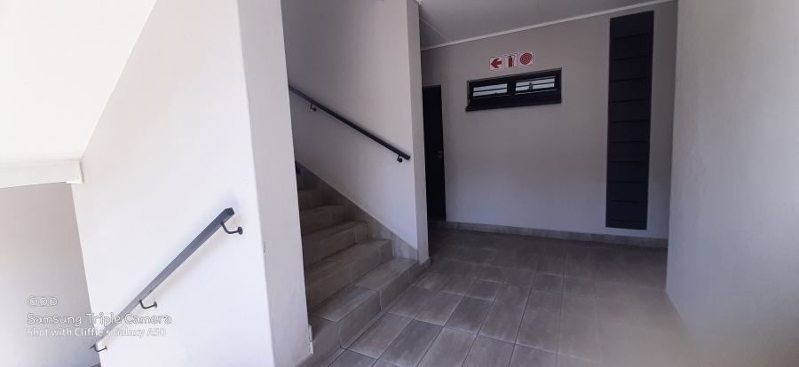 1 Bedroom Property for Sale in Aspen Hills Gauteng