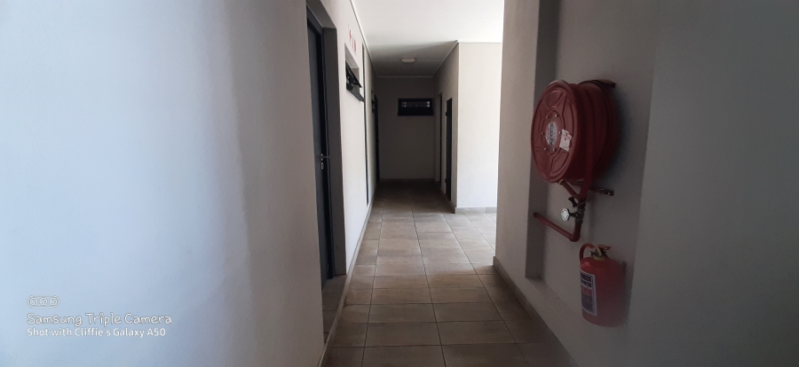 1 Bedroom Property for Sale in Aspen Hills Gauteng