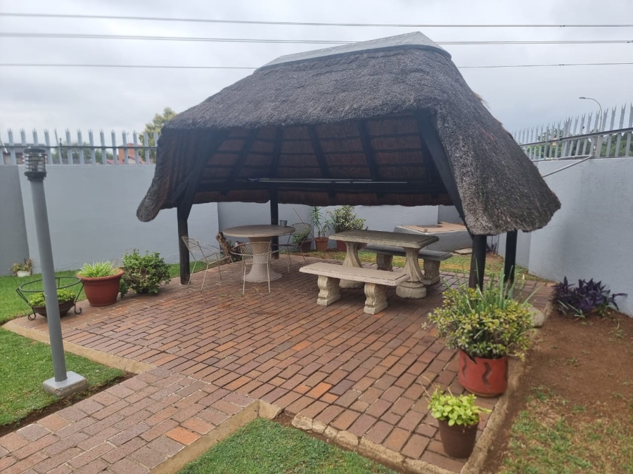 3 Bedroom Property for Sale in Verwoerdpark Gauteng