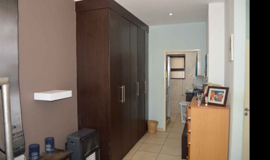 3 Bedroom Property for Sale in Mulbarton Gauteng