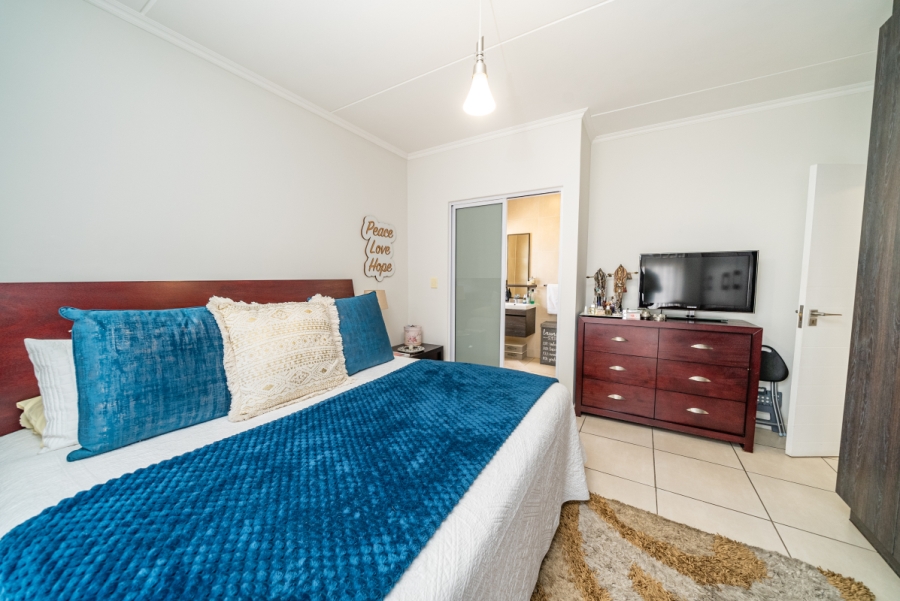 2 Bedroom Property for Sale in Greenstone Hill Gauteng