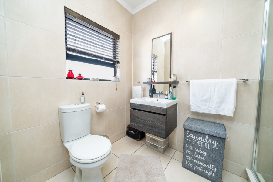 2 Bedroom Property for Sale in Greenstone Hill Gauteng