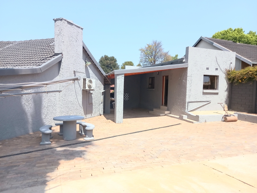 1 Bedroom Property for Sale in Blairgowrie Gauteng