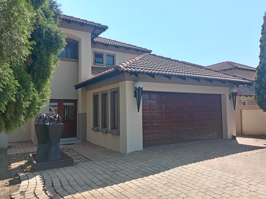 4 Bedroom Property for Sale in Sonneveld Gauteng