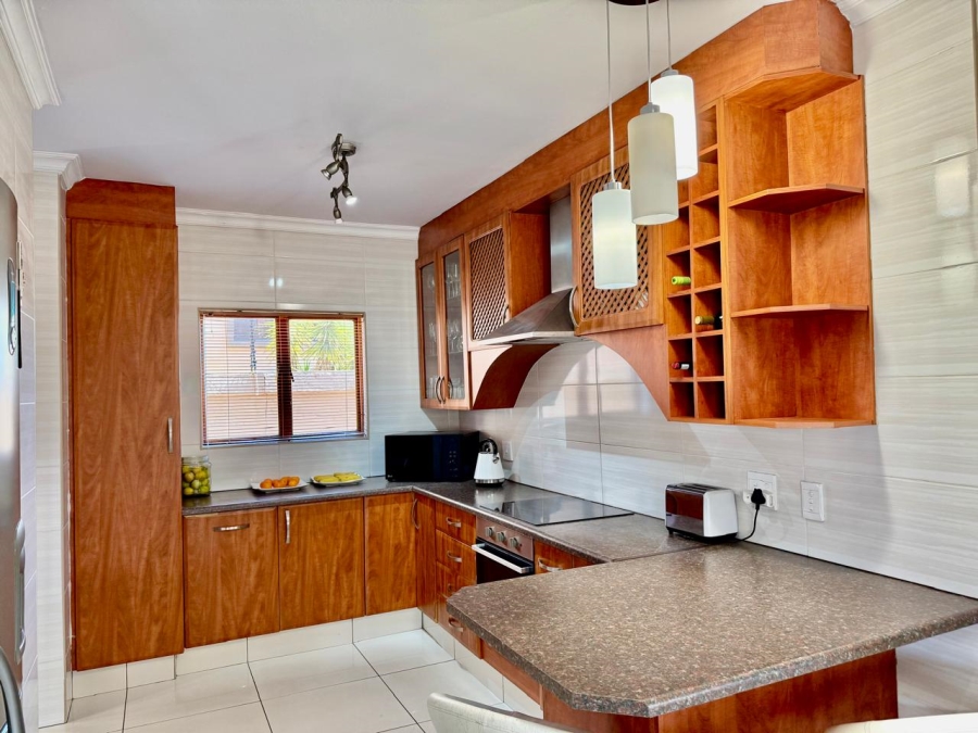 4 Bedroom Property for Sale in Sonneveld Gauteng