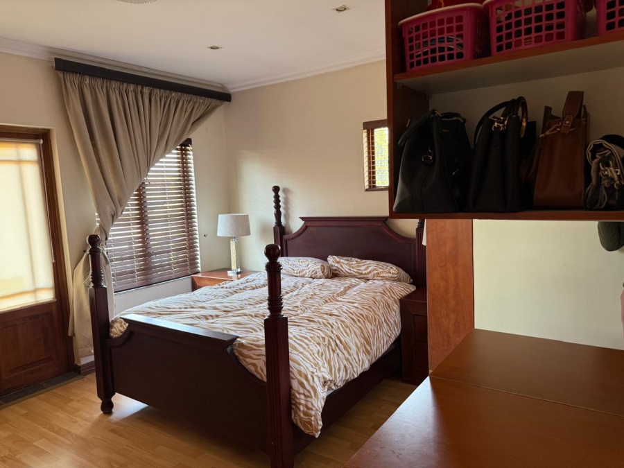 4 Bedroom Property for Sale in Sonneveld Gauteng