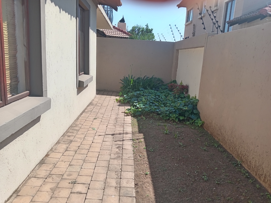 4 Bedroom Property for Sale in Sonneveld Gauteng