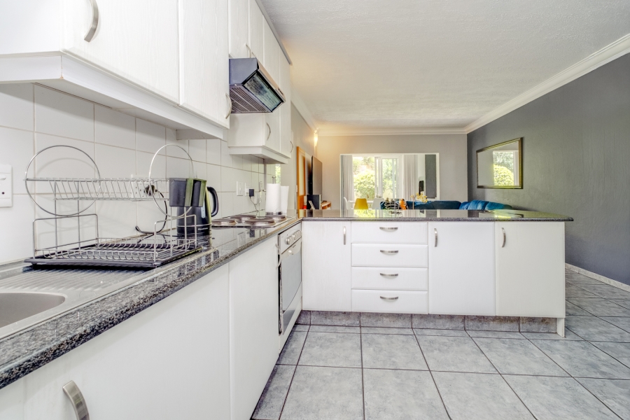 To Let 2 Bedroom Property for Rent in Sunninghill Gauteng