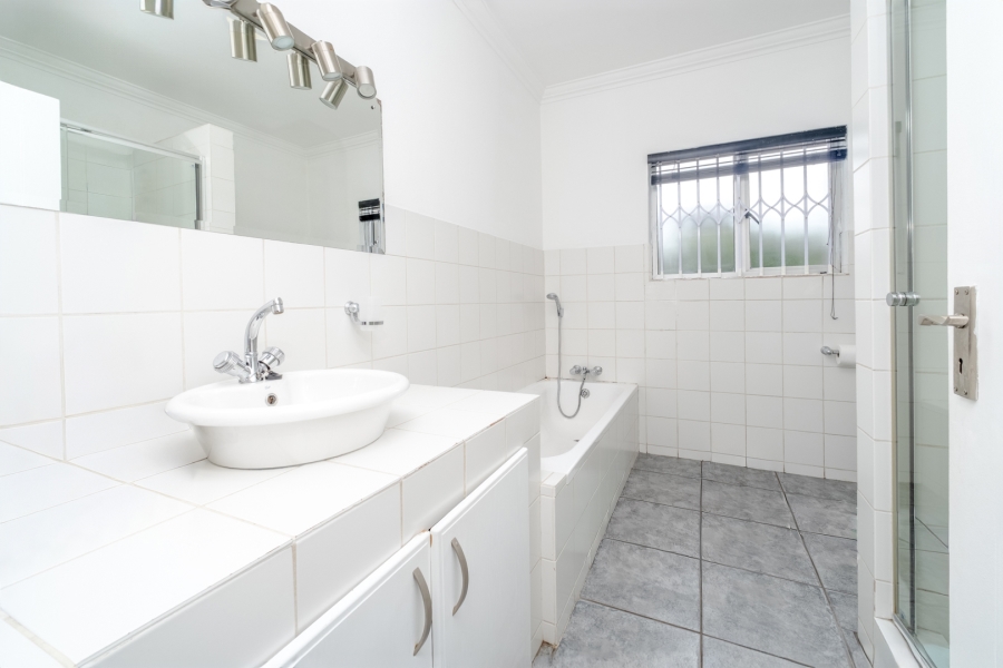 To Let 2 Bedroom Property for Rent in Sunninghill Gauteng