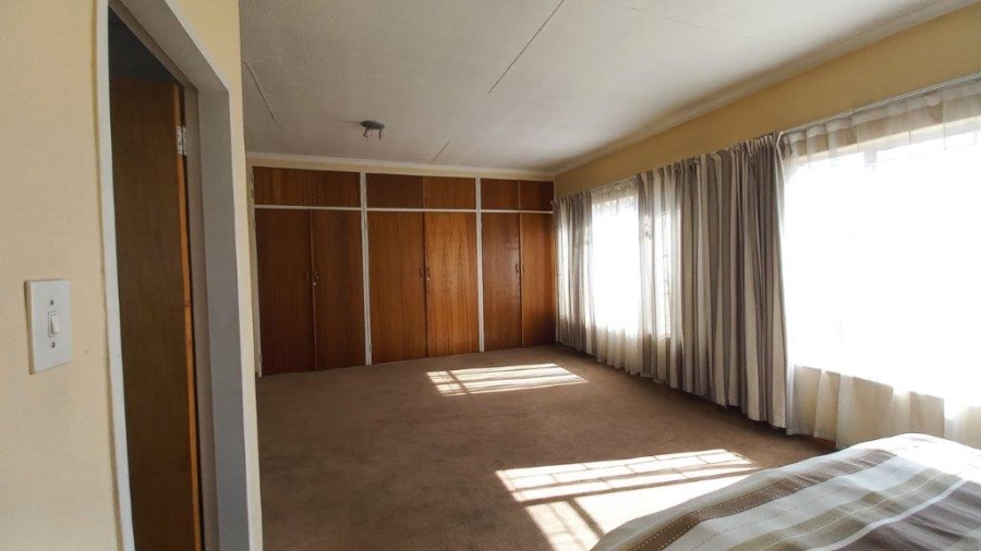 7 Bedroom Property for Sale in Sunward Park Gauteng