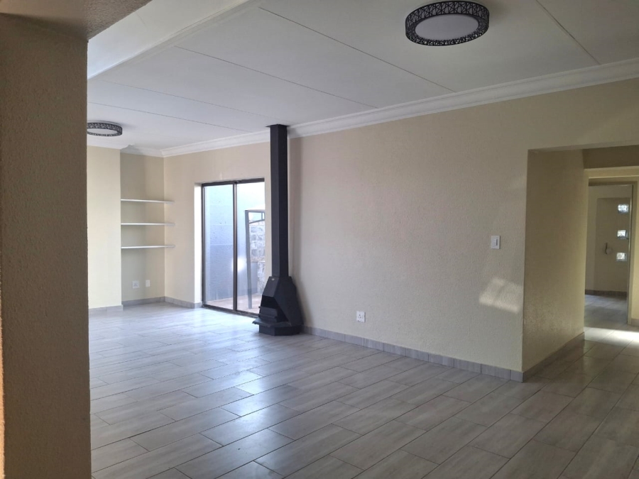 3 Bedroom Property for Sale in Sonneveld Gauteng