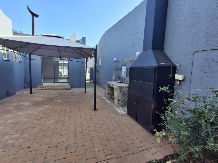 3 Bedroom Property for Sale in Sonneveld Gauteng