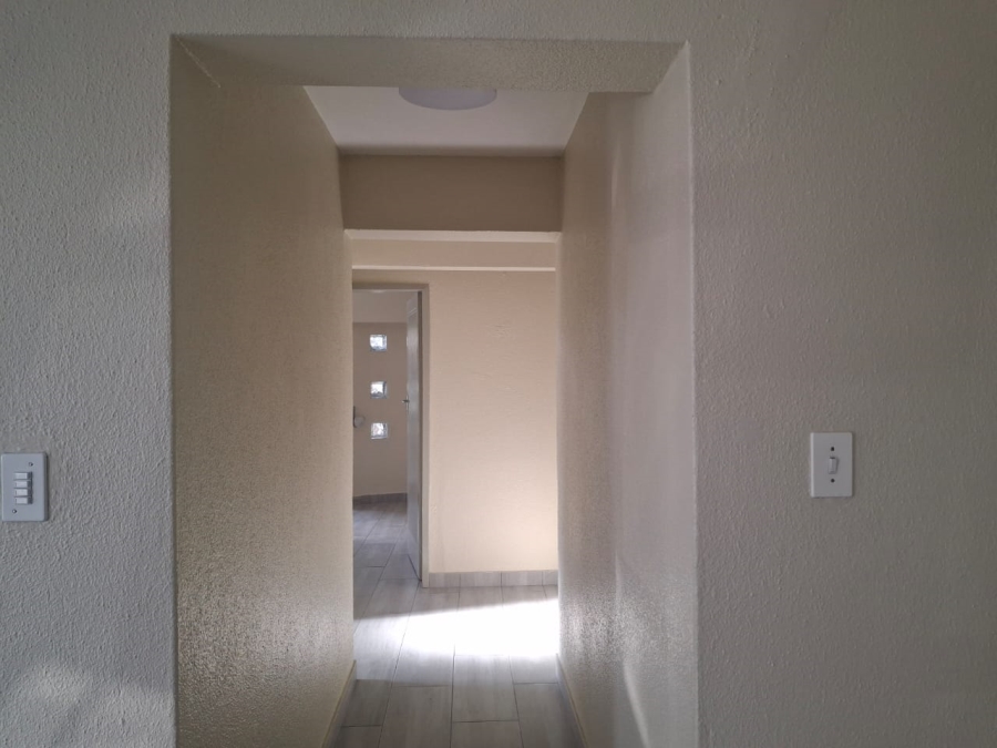 3 Bedroom Property for Sale in Sonneveld Gauteng