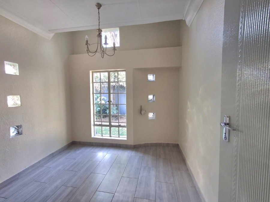 3 Bedroom Property for Sale in Sonneveld Gauteng
