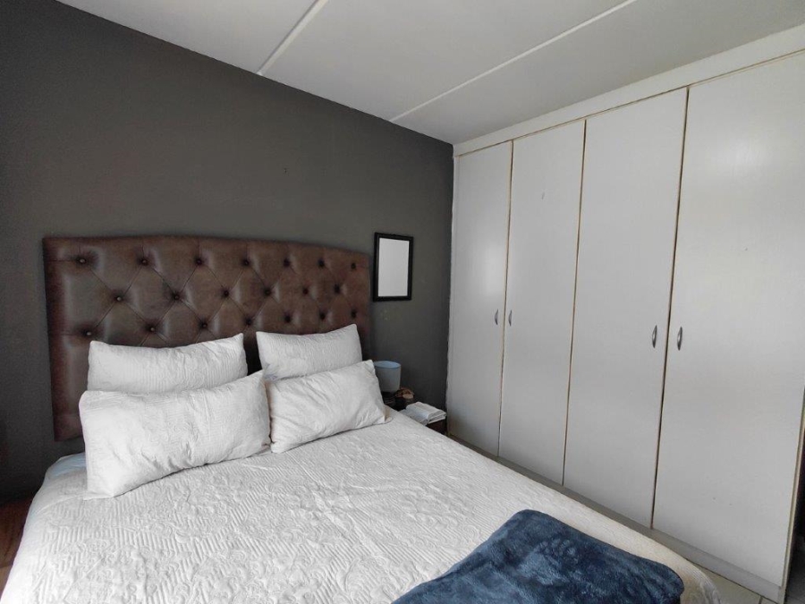 2 Bedroom Property for Sale in Parkrand Gauteng