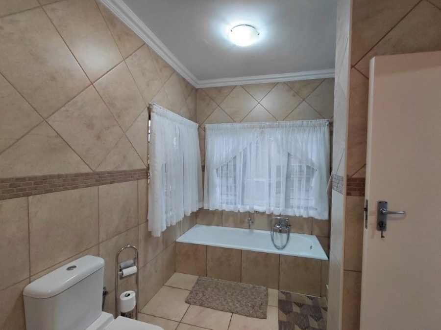 4 Bedroom Property for Sale in Freeway Park Gauteng