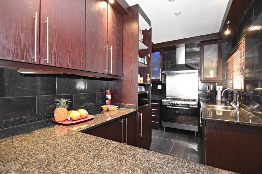 4 Bedroom Property for Sale in Bromhof Gauteng