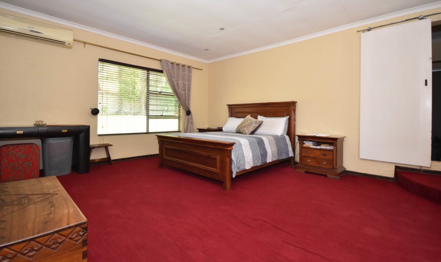 4 Bedroom Property for Sale in Bromhof Gauteng
