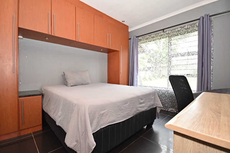 4 Bedroom Property for Sale in Bromhof Gauteng