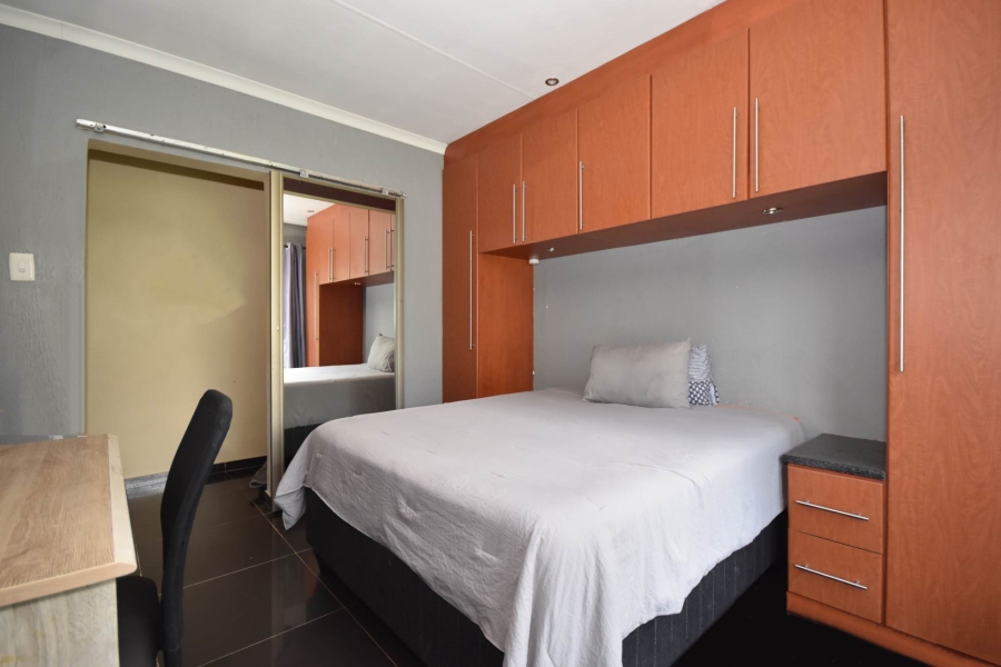 4 Bedroom Property for Sale in Bromhof Gauteng