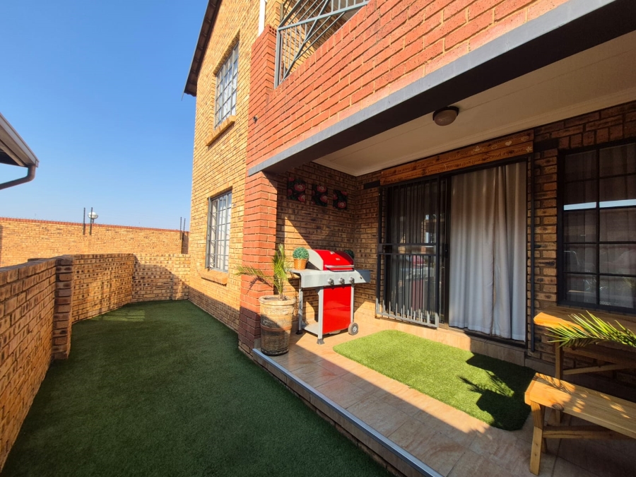 2 Bedroom Property for Sale in Golf Park Gauteng
