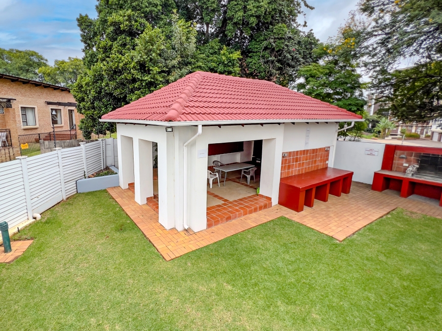 2 Bedroom Property for Sale in Groenkloof Gauteng