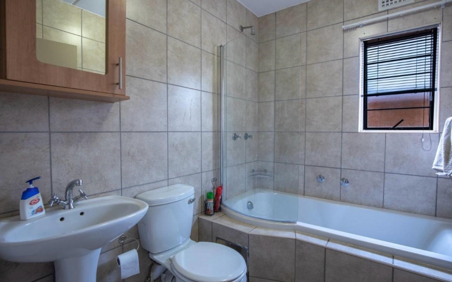 To Let 2 Bedroom Property for Rent in Olympus AH Gauteng