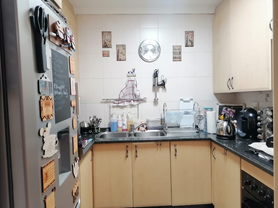 2 Bedroom Property for Sale in Glen Marais Gauteng