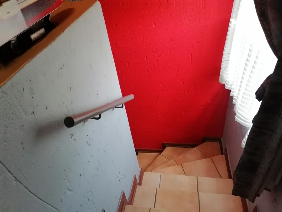 2 Bedroom Property for Sale in Glen Marais Gauteng