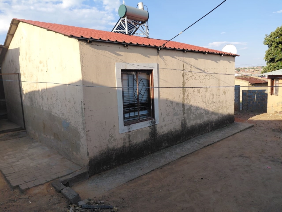 6 Bedroom Property for Sale in Ivory Park Gauteng