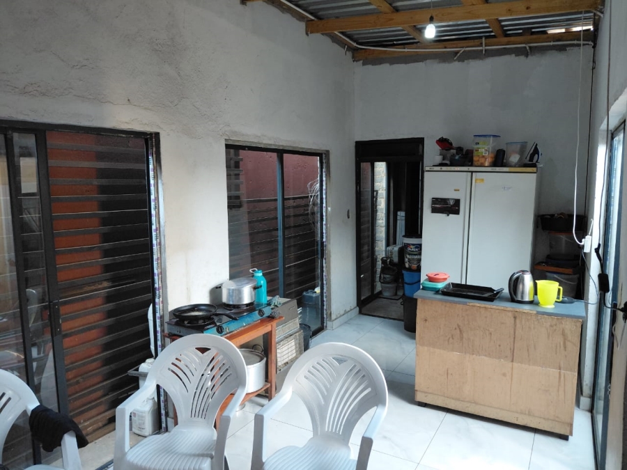 6 Bedroom Property for Sale in Ivory Park Gauteng