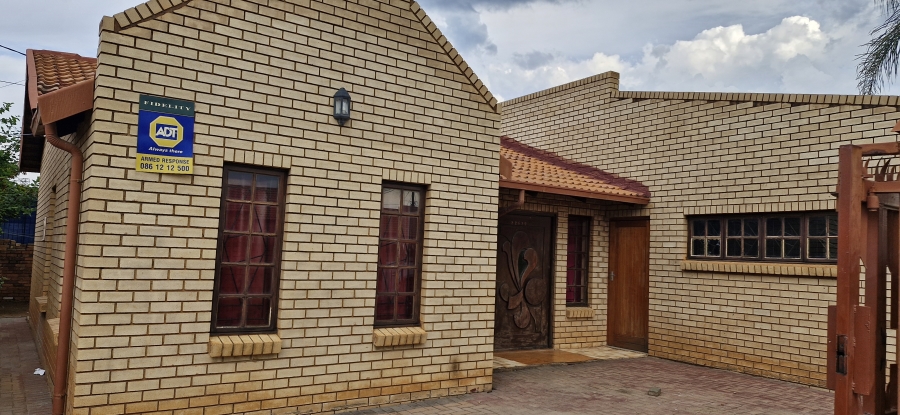 To Let 3 Bedroom Property for Rent in Mamelodi East Gauteng