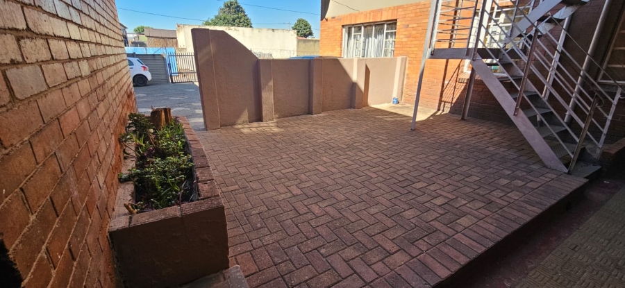 To Let 2 Bedroom Property for Rent in Turffontein Gauteng