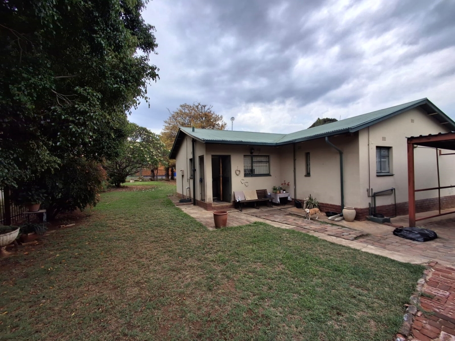 3 Bedroom Property for Sale in Tileba Gauteng