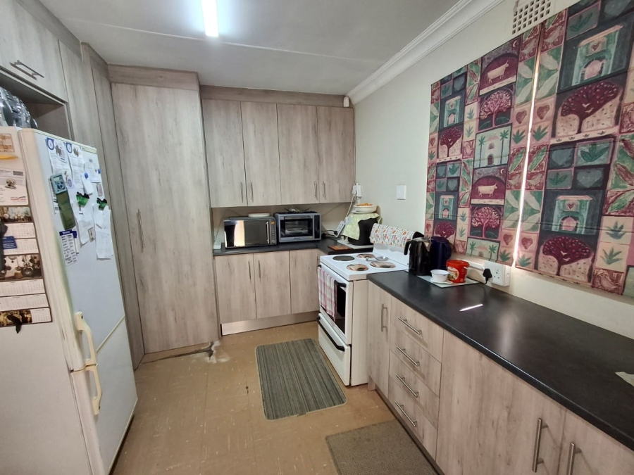 3 Bedroom Property for Sale in Tileba Gauteng