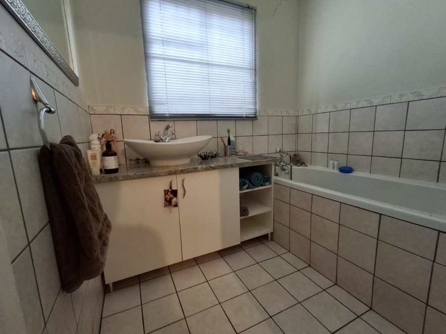 3 Bedroom Property for Sale in Tileba Gauteng
